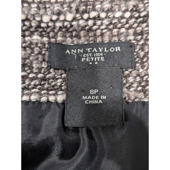 Ann Taylor Gray & White Boucle Wool Blend Blazer & Mini Skirt Suit Set, 8/8P - Picture 12 of 13